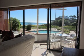 Interior - Absolute Beach (St. Helena Bay)