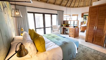 Luxury Suite | 4 bedrooms, down duvets, minibar, individually decorated