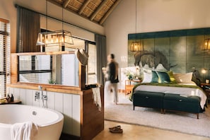 4 habitaciones, cubrecamas, minibar y decoración personalizada