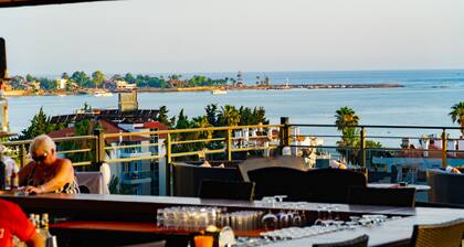 Joker Side Hill Suite Hotel