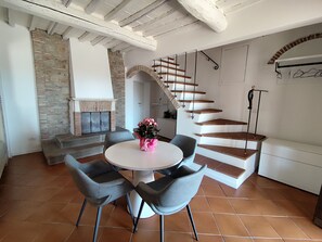 Appartamento Superior Massa | Minibar, in-room safe, bed sheets - Collina Toscana Agriturismo & Apartments (Monsummano Terme)