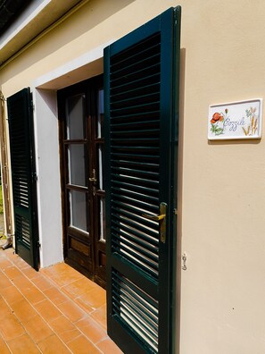 Appartamento Cozzile | Minibar, brankas, dan seprai linen