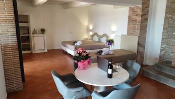 Appartamento Superior Massa | Minibaari, tallelokero huoneessa, vuodevaatteet