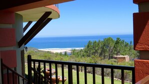 Double Garden Entrance Lodge Room | Premium bedding, in-room safe, individually decorated - Ilita Lodge (Great Brak River)