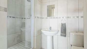1 Bedroom Studio Apartment | Bathroom | Free toiletries, hair dryer, towels, soap