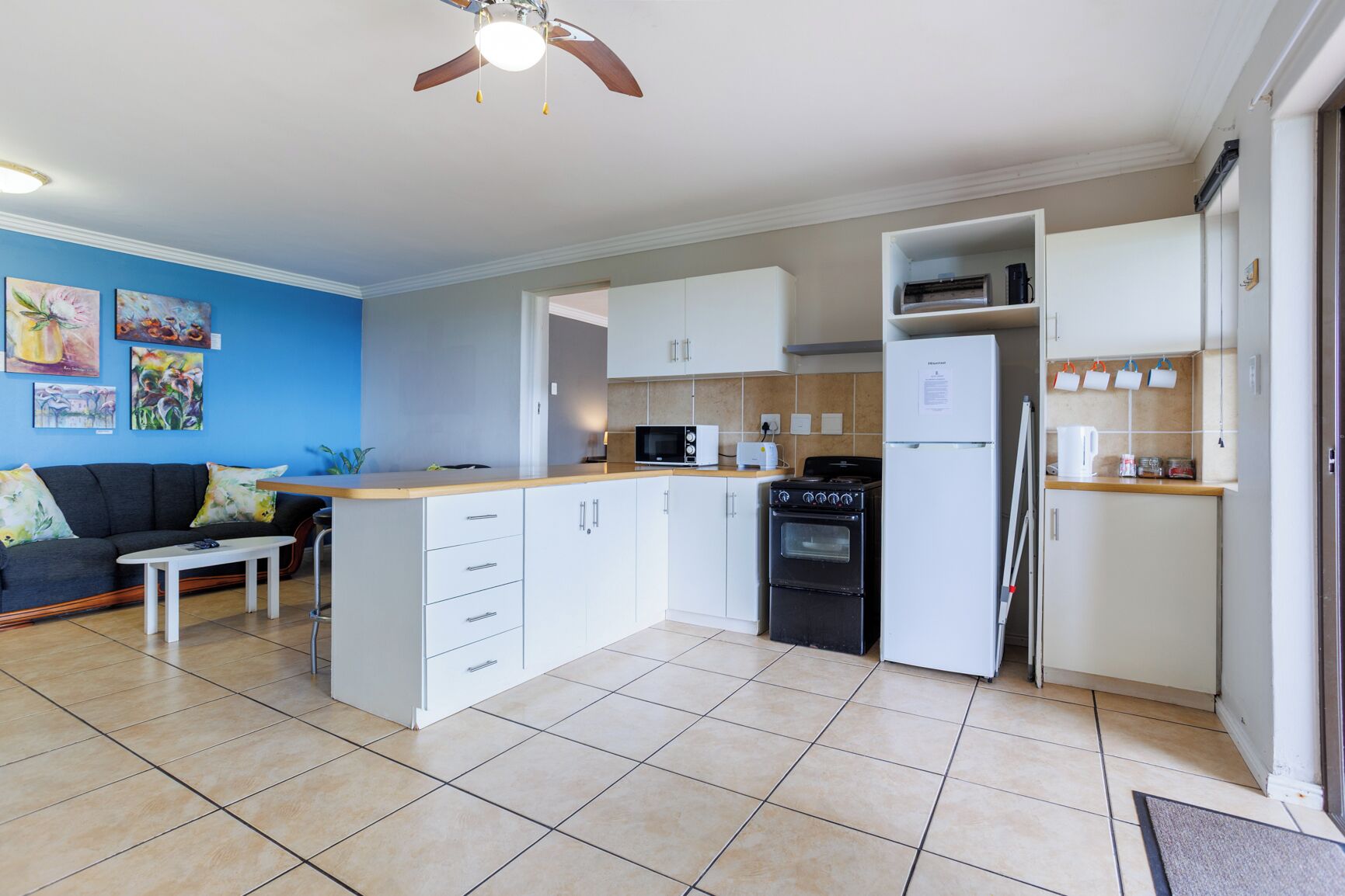 Economy Apartment, 2 Bedrooms | Private kitchen | Electric kettle