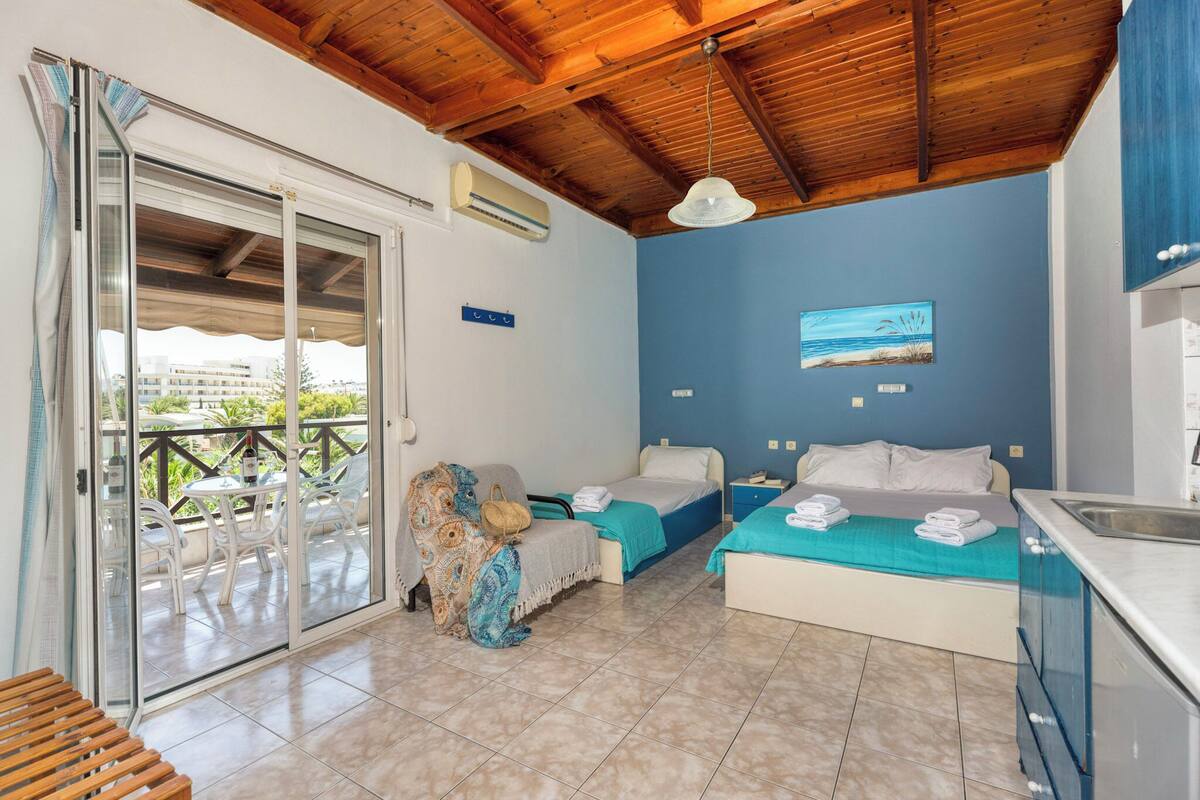 In-room safe, laptop workspace, free WiFi, bed sheets