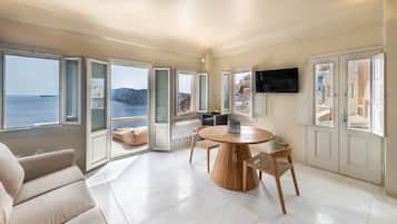 Exclusive Suite, Jetted Tub, Sea View | Premium bedding, minibar, in-room safe, individually decorated