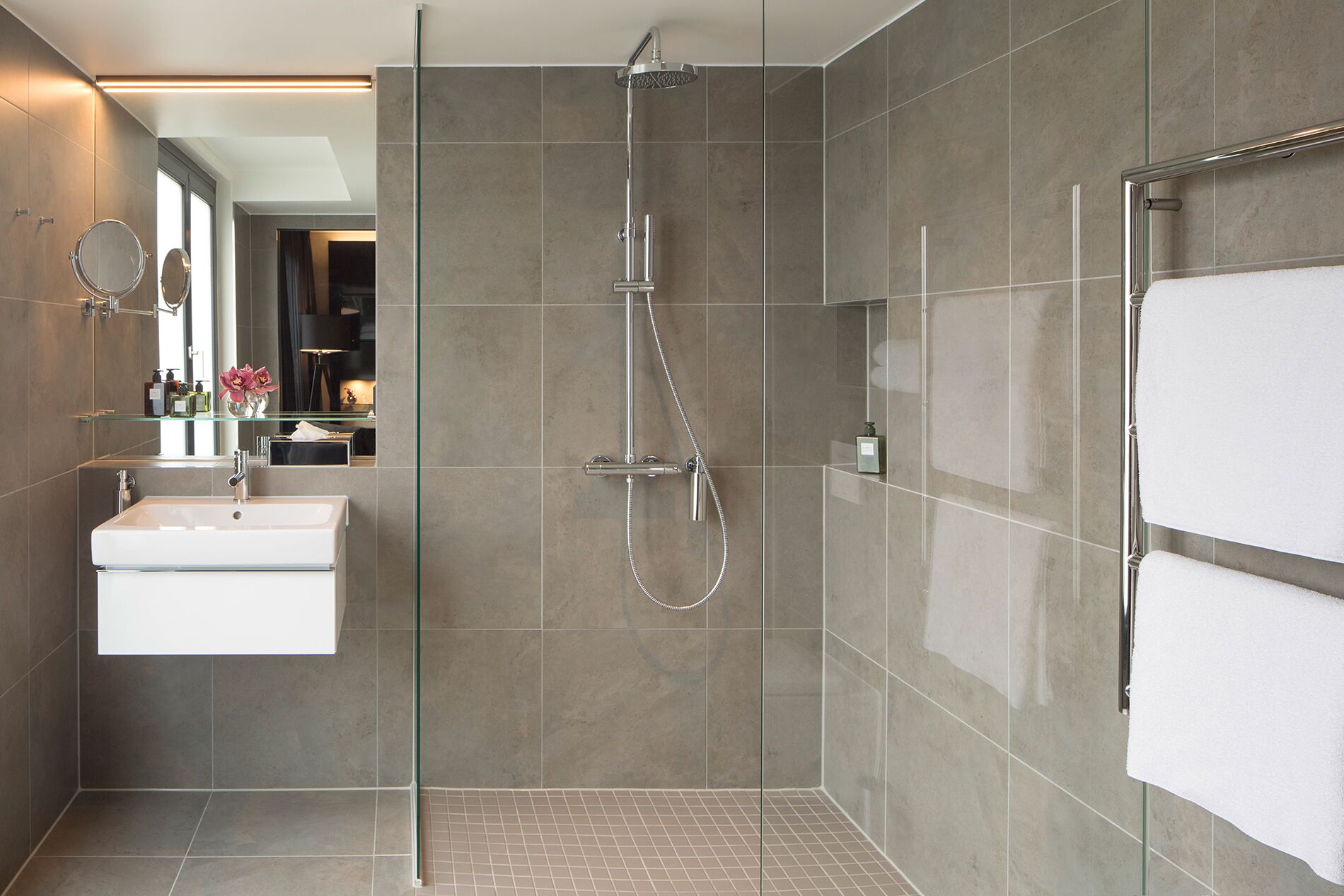 standard double or twin room | bathroom | shower, hair dryer, towels