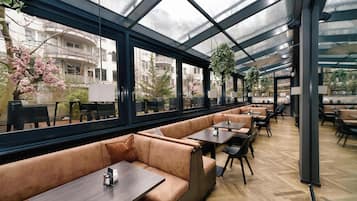 Buffet breakfast on weekdays (EUR 18 per person)