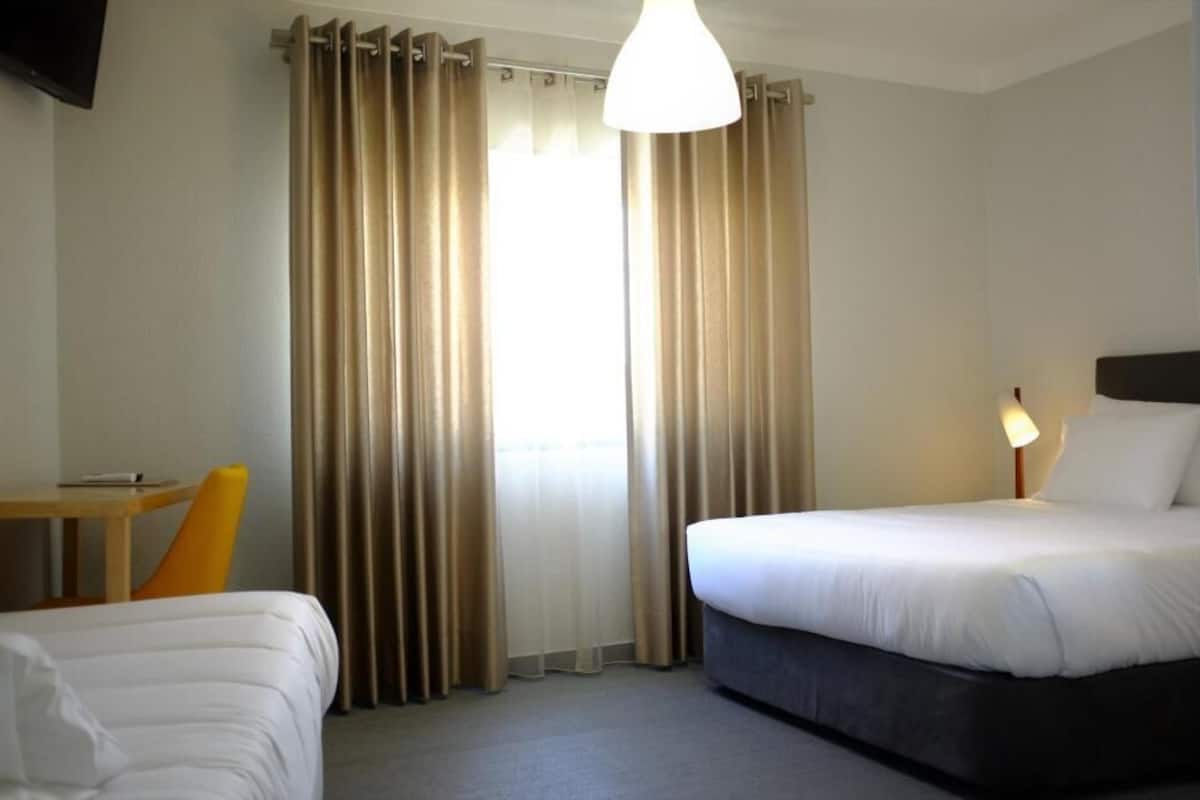 Decoración personalizada, muebles diferentes y escritorio