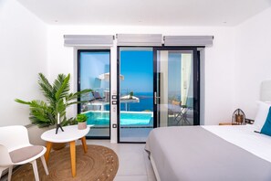 Honeymoon Suite, Private Pool, Sea View | Premium bedding, minibar, in-room safe, individually decorated - Daydream Luxury Suites (Santorini)