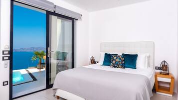 Honeymoon-Suite, eigener Pool, Meerblick | Hochwertige Bettwaren, Minibar, Zimmersafe, individuell dekoriert