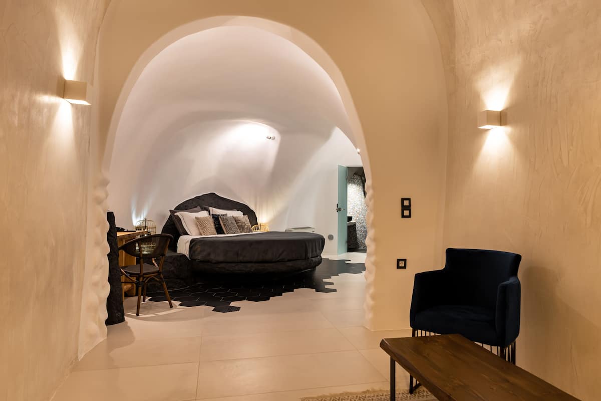 Elegant Suite, Indoor Jetted Tub | 1 habitación, ropa de cama de alta calidad y minibar