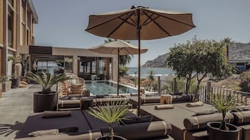 Facciata della struttura - sera/notte