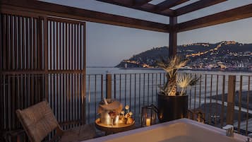 King Suite, Sea View, Main Building | Terrass/Patio