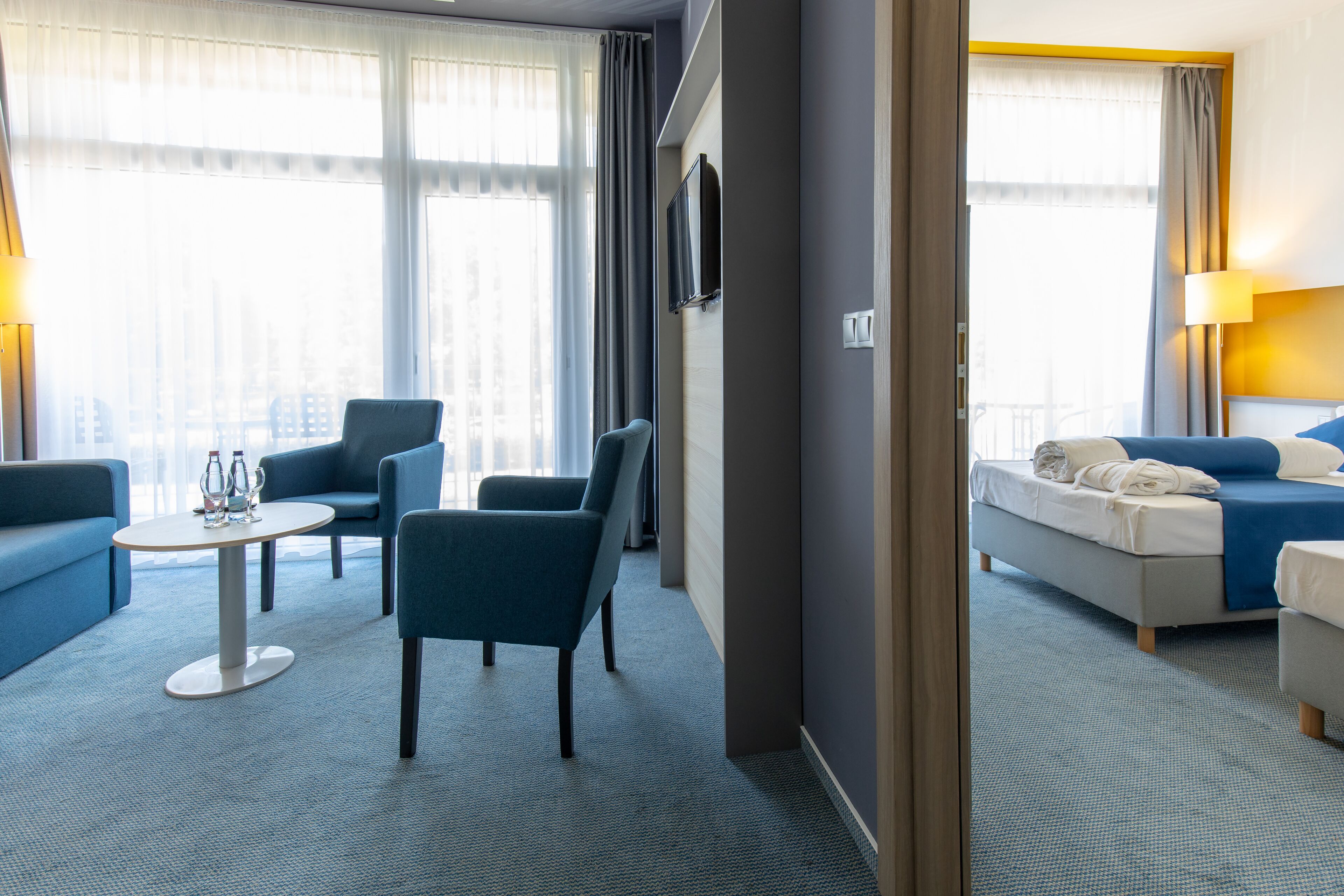 suite, 1 double bed with sofa bed | minibar, in-room safe, desk, blackout curtains