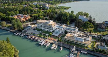 Hotel Yacht Wellness & Business