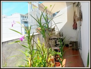 Habitación estándar, baño compartido | Balcón