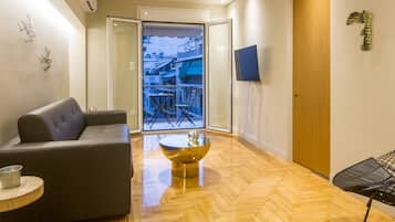 Junior Apartment (Veikou 61 str, zip code 11741) | Living room | LCD TV