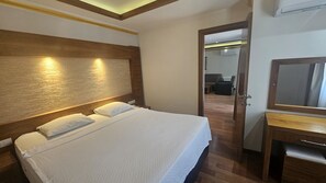 Minibar y ropa de cama 