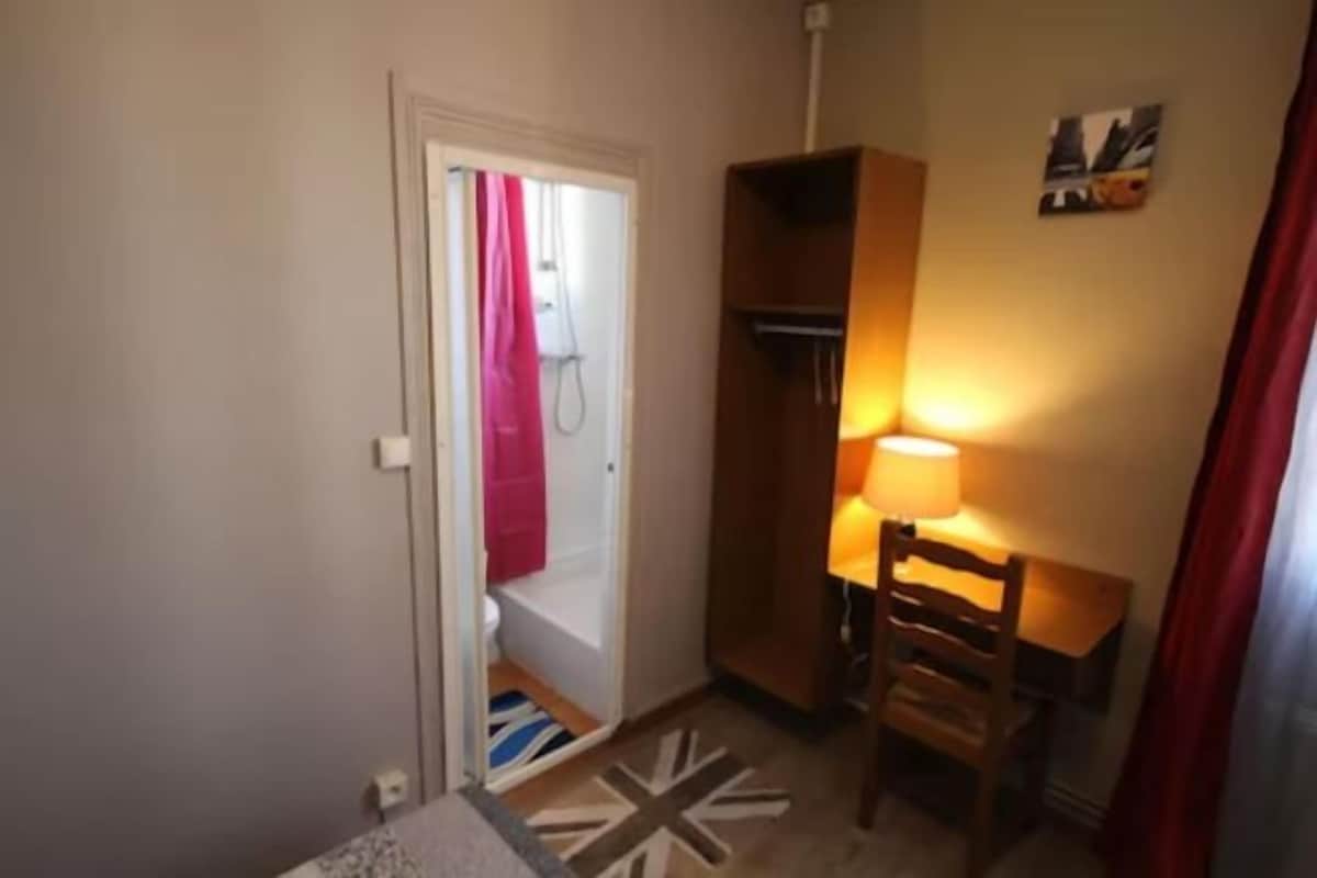 Desk, iron/ironing board (on request), WiFi (free), bed sheets
