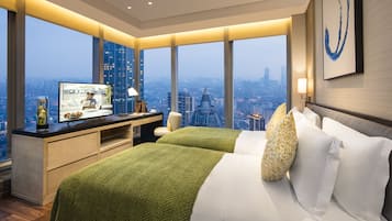 Artículos del minibar gratis y caja de seguridad en la habitación