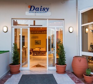 Exterior - Daisy (Rethymno)