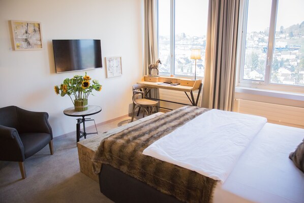 Superior Double Room, 1 Queen Bed | Living area