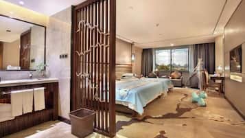 Minibar, in-room safe, desk, free WiFi