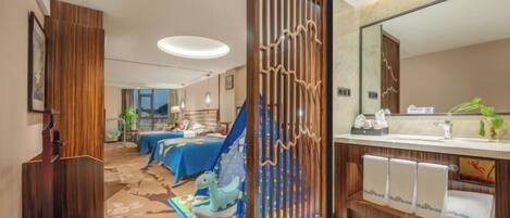 Minibar, coffres-forts dans les chambres, bureau, Wi-Fi gratuit