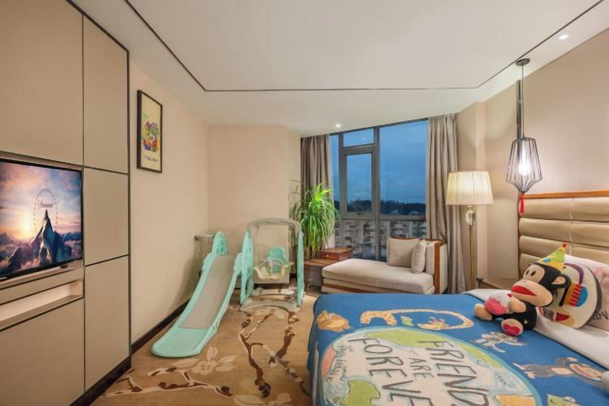Minibar, coffres-forts dans les chambres, bureau, Wi-Fi gratuit