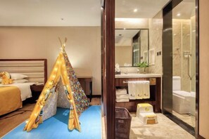 Minibar, caixa forta a l'habitació, escriptori i wifi gratuïta