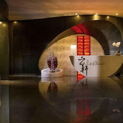 3 restaurants, breakfast, lunch, dinner served; international cuisine