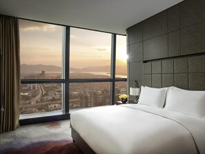 Premium bedding, minibar, in-room safe, individually decorated - Sofitel Kunming (Kunming)