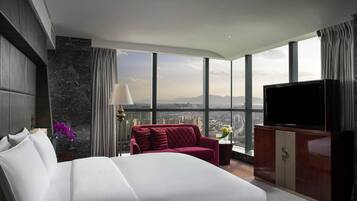 Luxury Room, 1 King Bed | Premium bedding, minibar, in-room safe, individually decorated
