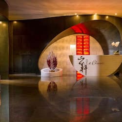 3 restaurants, breakfast, lunch, dinner served; international cuisine
