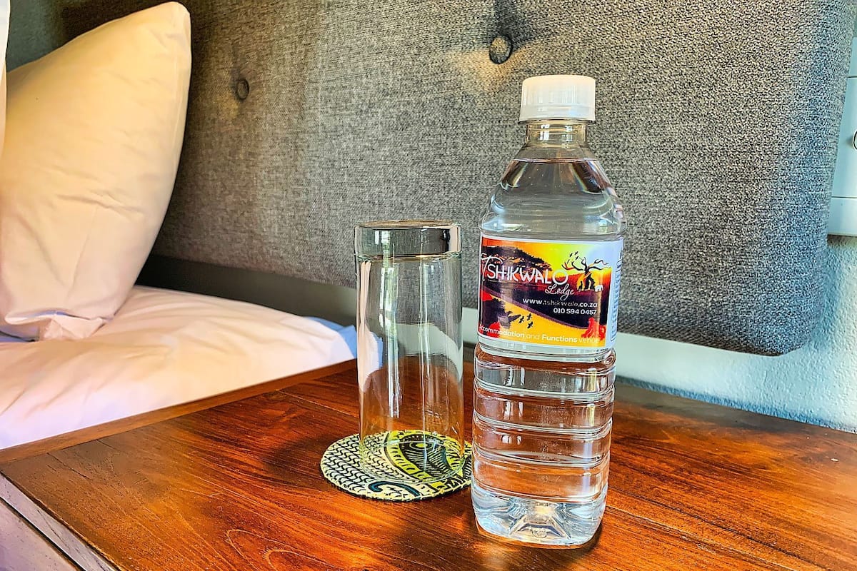 Chalet (Corner) | Couette en duvet, coffre-fort, décor unique, ameublement unique