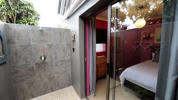 Penthouse | 1 bedroom, in-room safe, desk, iron/ironing board