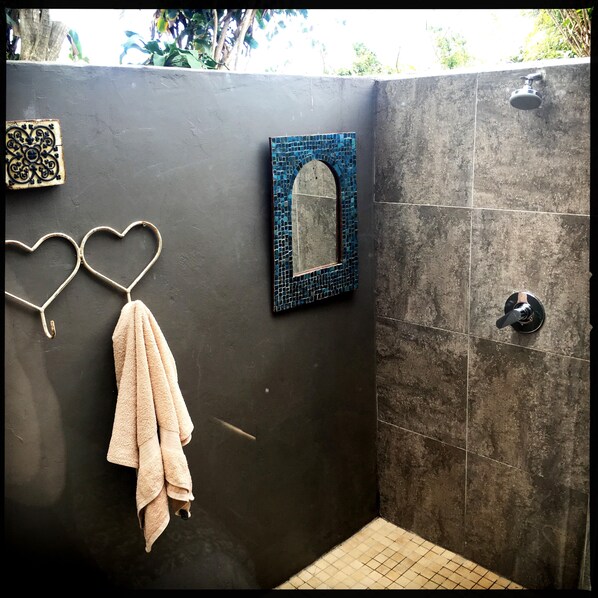 Penthouse | Douche de la salle de bain