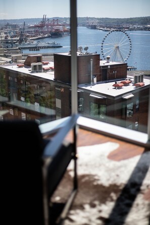 View from room - Thompson Seattle, by Hyatt (Seattle)