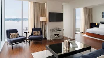 Ropa de cama de alta calidad, minibar, caja fuerte y escritorio