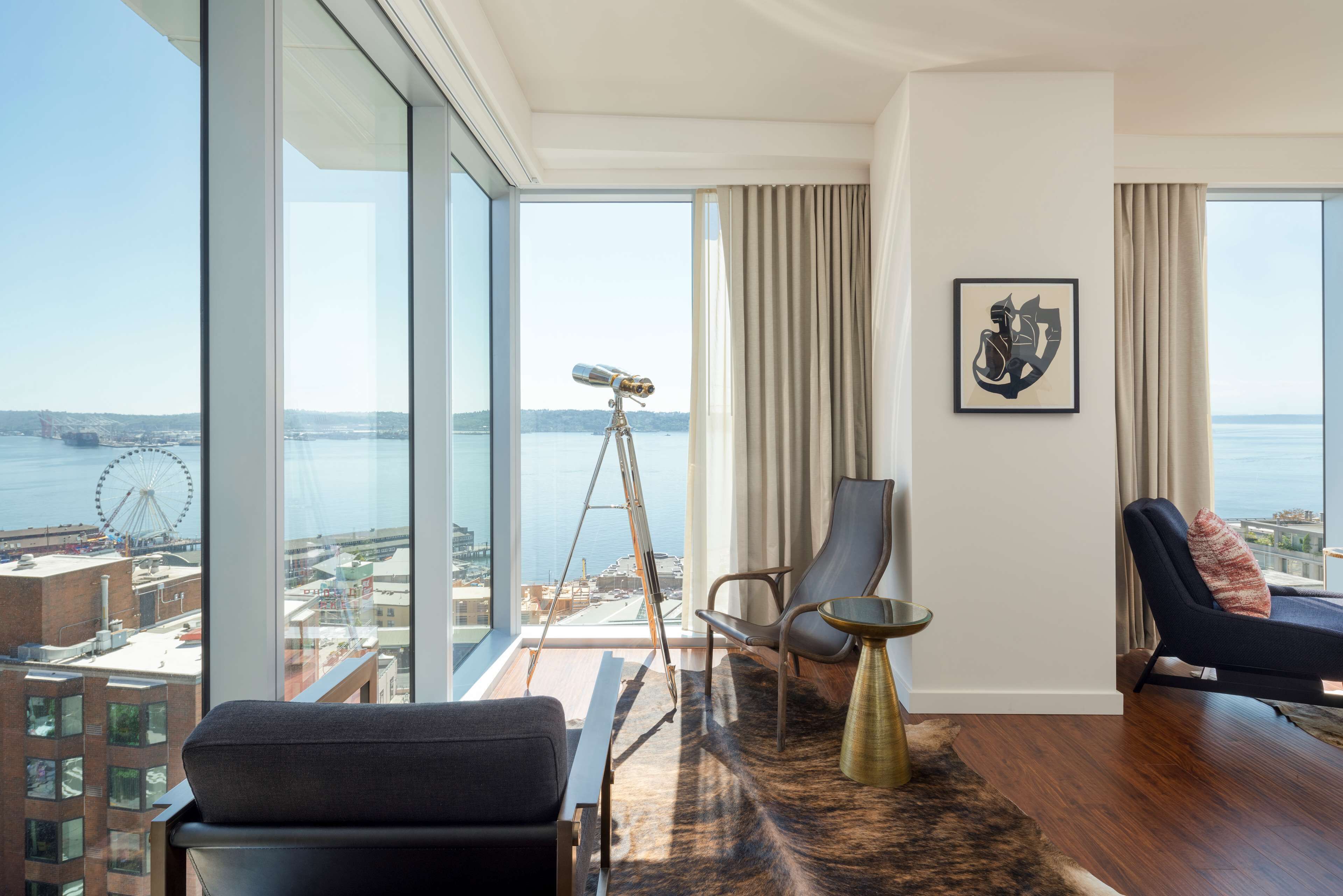 suite (thompson) | premium bedding, minibar, in-room safe, desk