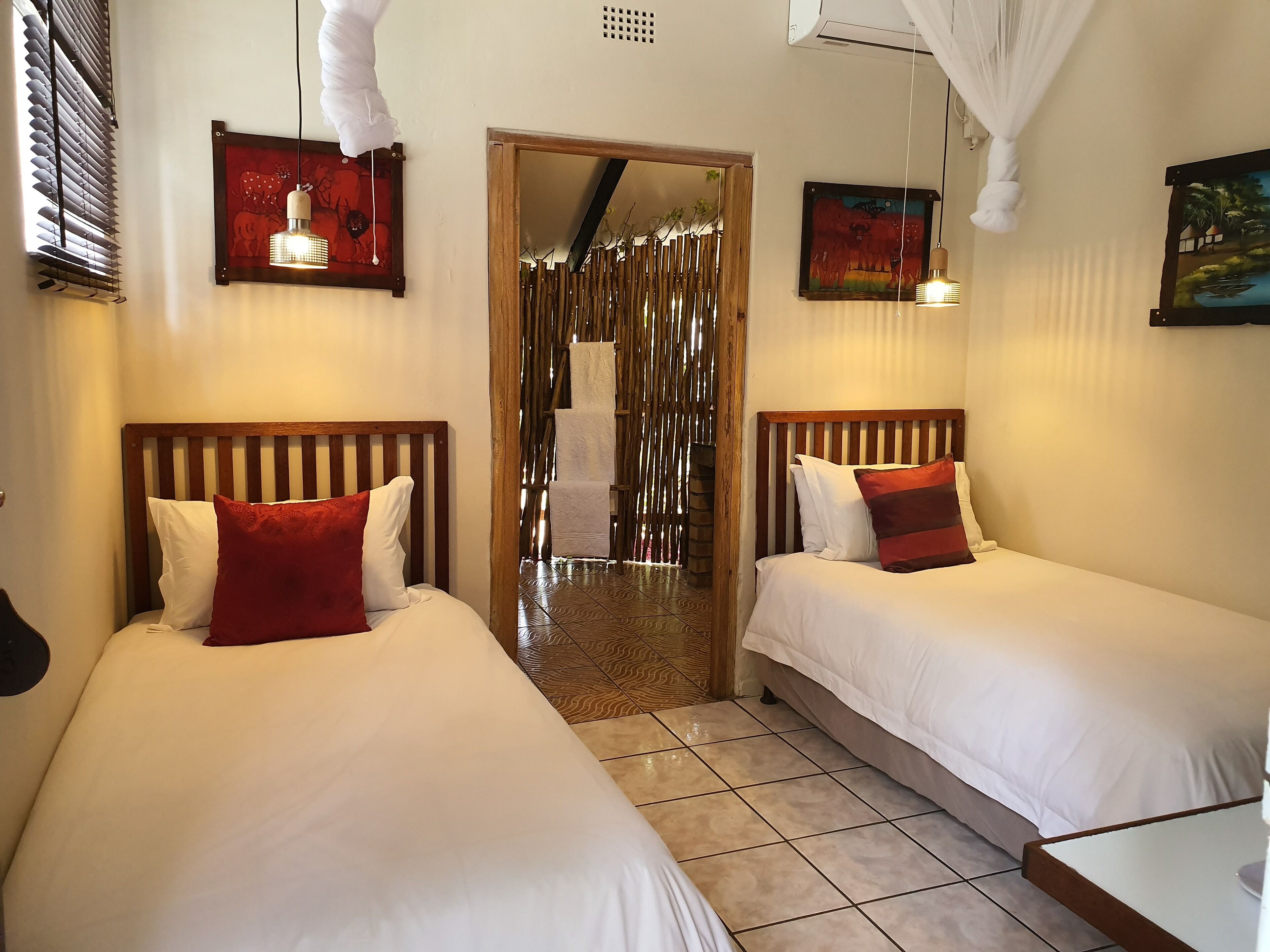 Twin Room with Outdoor Shower 5 | Premium bedding, free WiFi, bed sheets