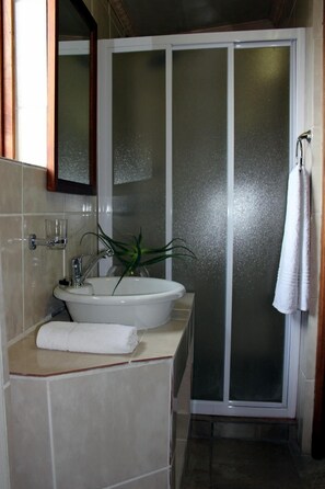 Family Studio | Bathroom - A Traveller's Palm (Phalaborwa)