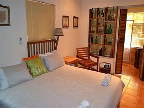 Premium bedding, free WiFi, bed sheets - A Traveller's Palm (Phalaborwa)