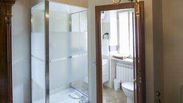 Romantic Double Room, Hill View (Dei Cuori) | Bathroom