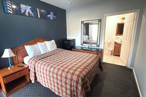 Room, 1 Queen Bed, Smoking | Premium bedding, desk, free WiFi, bed sheets