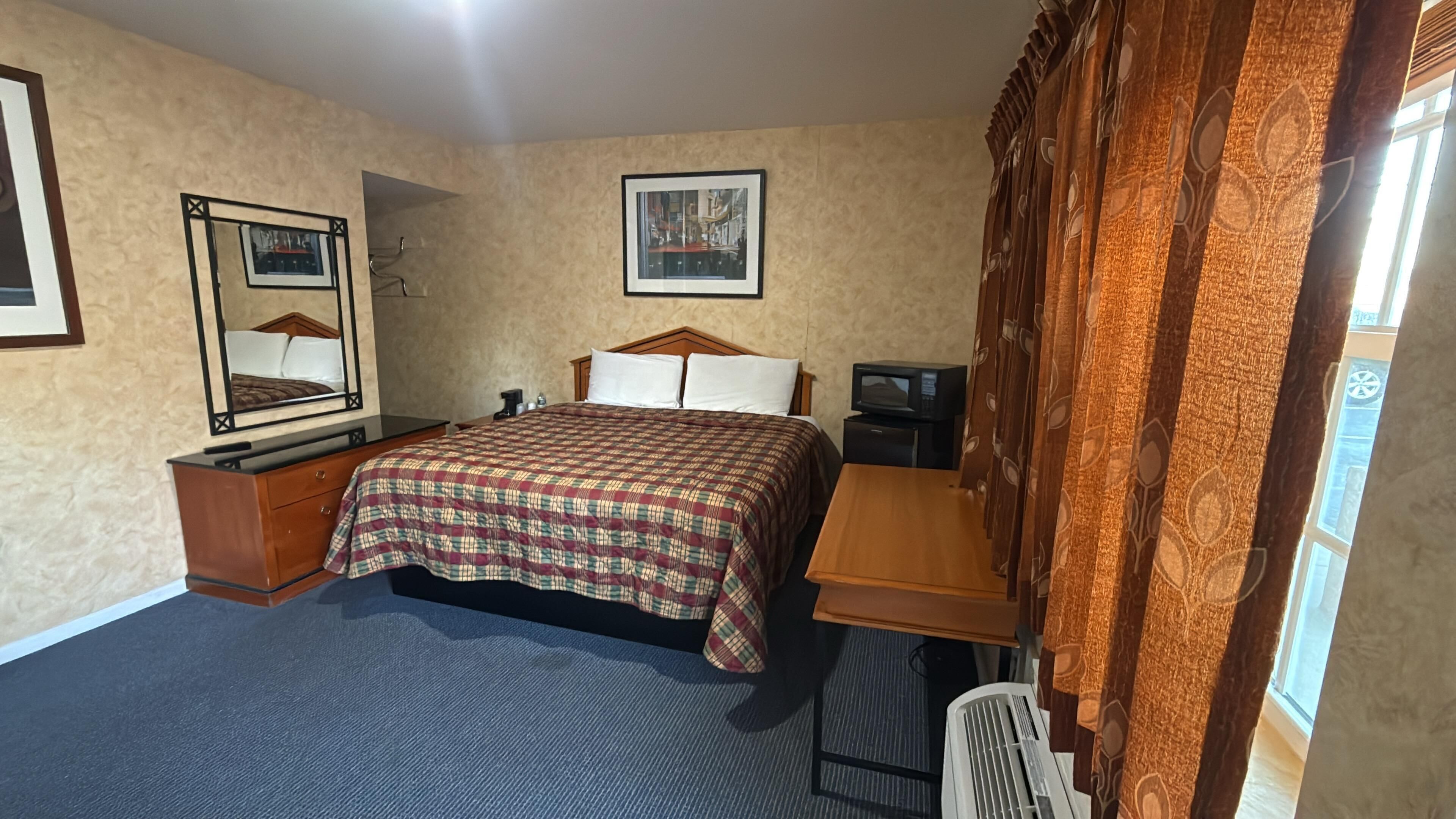 Habitación, 1 cama de matrimonio grande, accesible en silla de ruedas, no fumadores | Ropa de cama de alta calidad, escritorio, wifi gratis y ropa de cama