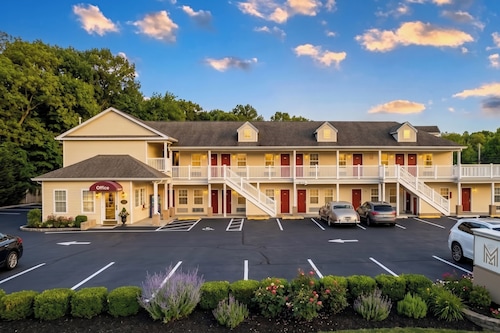 At 9 Motel Near Freehold I-195